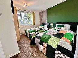 A Vibrant 3-bedroom House With Ample Parking