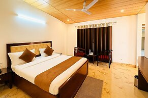Hotel Sunny Cot - Free Mall shuttle and Parking