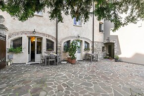 Sole Priscilla House- Terrace & parking