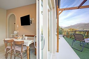 Sole Priscilla House- Terrace & parking