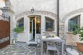 Sole Priscilla House- Terrace & parking