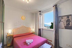 Sole Priscilla House- Terrace & parking