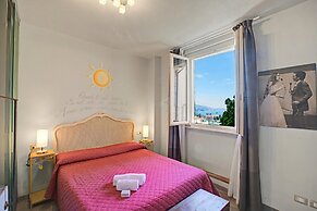 Sole Priscilla House- Terrace & parking