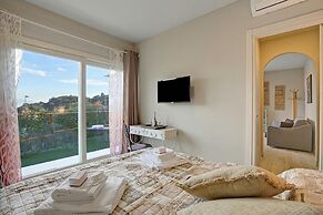 Sole Priscilla House- Terrace & parking