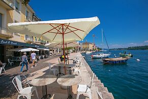 Sole Priscilla House- Terrace & parking