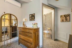 Sole Priscilla House- Terrace & parking