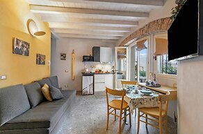 Sole Priscilla House- Terrace & parking