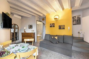 Sole Priscilla House- Terrace & parking