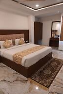 Hotel Varuna Grand