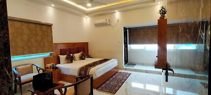 Hotel Varuna Grand