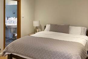 London Luxe Apartment - Central Location