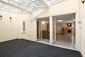 London Luxe Apartment - Central Location