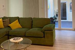 London Luxe Apartment - Central Location