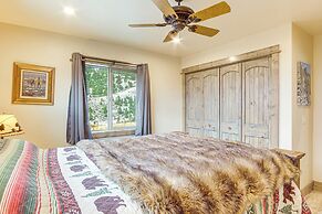 < 1 Mi to Chico Hot Springs: Mtn-view Hideaway!