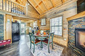 Hot Tub & Fire Pit: Cozy Cabin in Broken Bow!
