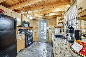 Hot Tub & Fire Pit: Cozy Cabin in Broken Bow!