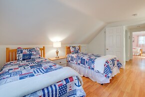 6 Mi to Beach: Home w/ Deck in Brewster!