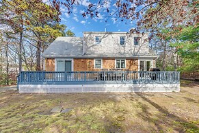 6 Mi to Beach: Home w/ Deck in Brewster!