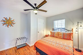 3 Mi to Dtwn: Cozy San Antonio Home w/ Casita!