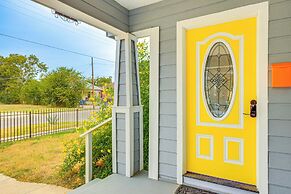 3 Mi to Dtwn: Cozy San Antonio Home w/ Casita!