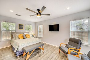 3 Mi to Dtwn: Cozy San Antonio Home w/ Casita!
