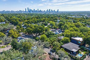 4 Mi to Dtwn: Tranquil Retreat in Austin!