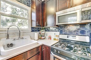 4 Mi to Dtwn: Tranquil Retreat in Austin!