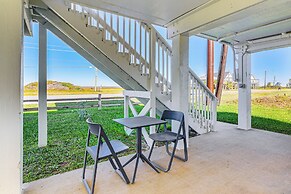 Walk to Beach: Modern Farmhouse in Surfside Beach!