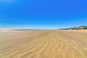 Walk to Beach: Modern Farmhouse in Surfside Beach!