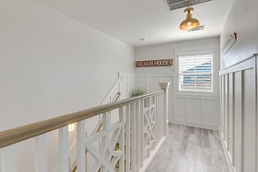 Walk to Beach: Modern Farmhouse in Surfside Beach!