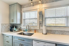 Walk to Beach: Modern Farmhouse in Surfside Beach!