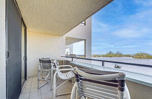 Scenic Balcony & Beach Access: Hudson Condo