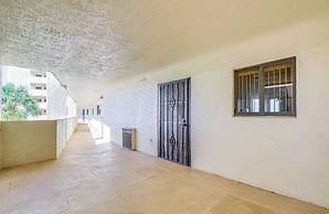 Scenic Balcony & Beach Access: Hudson Condo