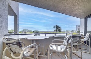 Scenic Balcony & Beach Access: Hudson Condo