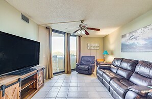 Scenic Balcony & Beach Access: Hudson Condo