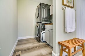 2 Mi to Dtwn Cincinnati: Home w/ Fenced Yard!