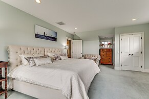 Groton Home < 1 Mi to Beach on Long Island Sound!