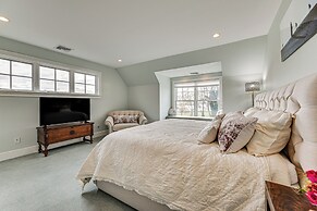 Groton Home < 1 Mi to Beach on Long Island Sound!