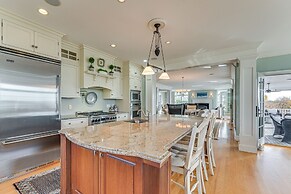 Groton Home < 1 Mi to Beach on Long Island Sound!