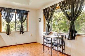 4 Mi to Beach: Keaau Retreat w/ Relaxing Porch!
