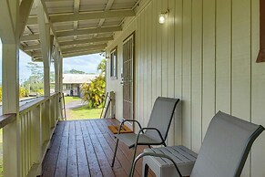 4 Mi to Beach: Keaau Retreat w/ Relaxing Porch!
