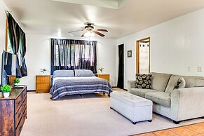 4 Mi to Beach: Keaau Retreat w/ Relaxing Porch!