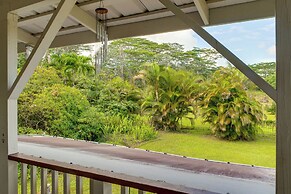 4 Mi to Beach: Keaau Retreat w/ Relaxing Porch!