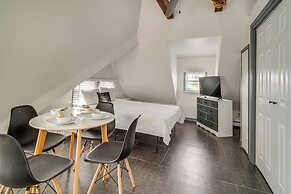 Steps to Beach: Couple's Retreat in Ocean City!