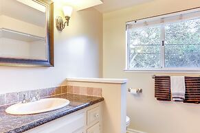 12 Mi to Folsom Historic District: Norcal Getaway