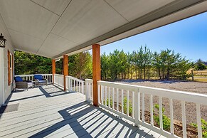 14-acre Property w/ On-site Fishing: Texas Escape