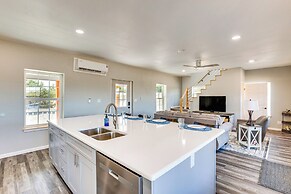 14-acre Property w/ On-site Fishing: Texas Escape