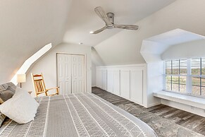 14-acre Property w/ On-site Fishing: Texas Escape