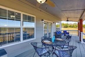 14-acre Property w/ On-site Fishing: Texas Escape