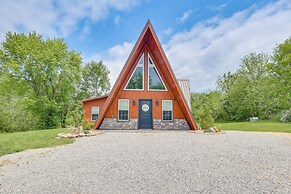 Fire Pit, Grill & On-site Pond: Kenton Cabin